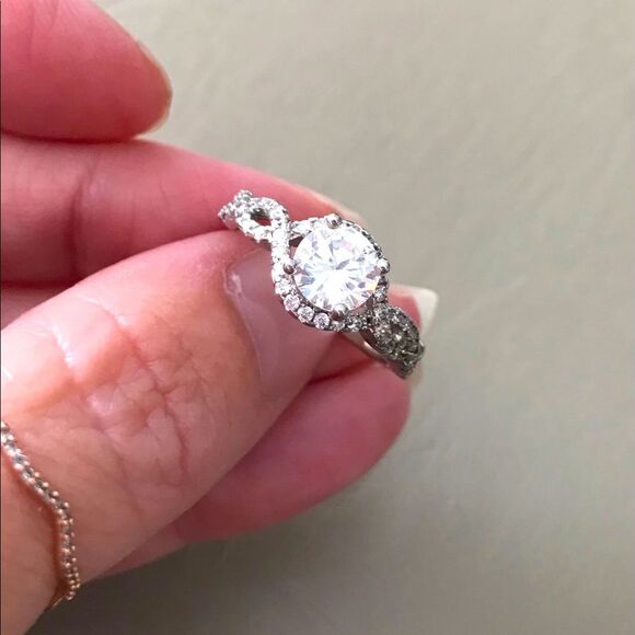 Charmed Aroma | Size 8 Ring - Picture 1 of 5
